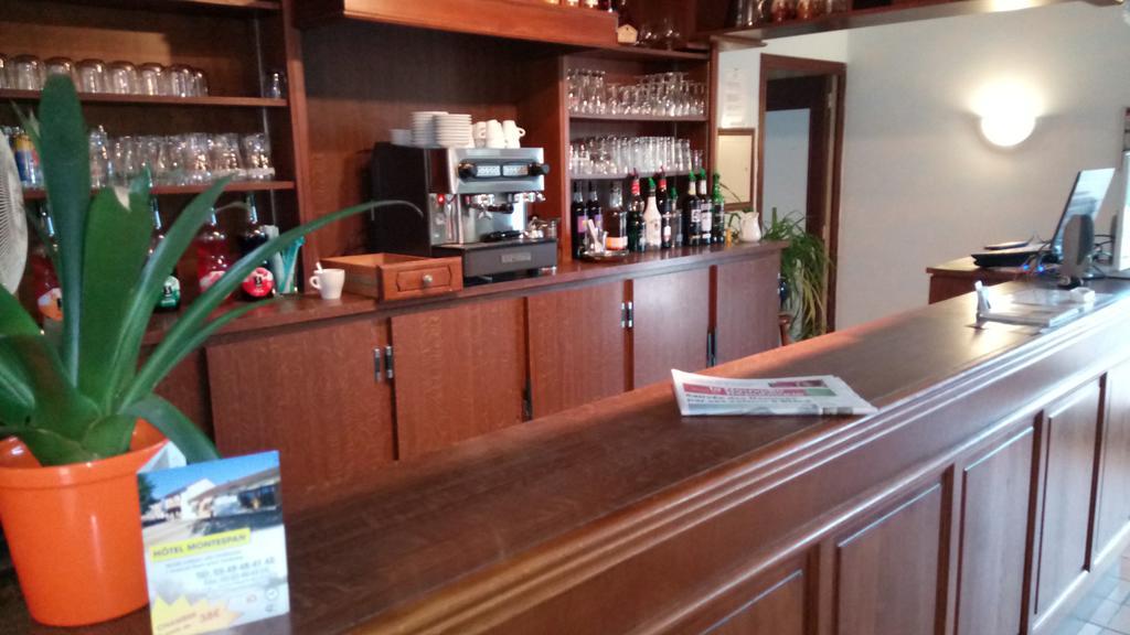 蒙特斯庞酒店 吕萨克莱沙托 外观 照片